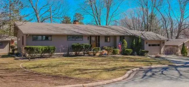 8 Reynolds Ct., Normal $244,500